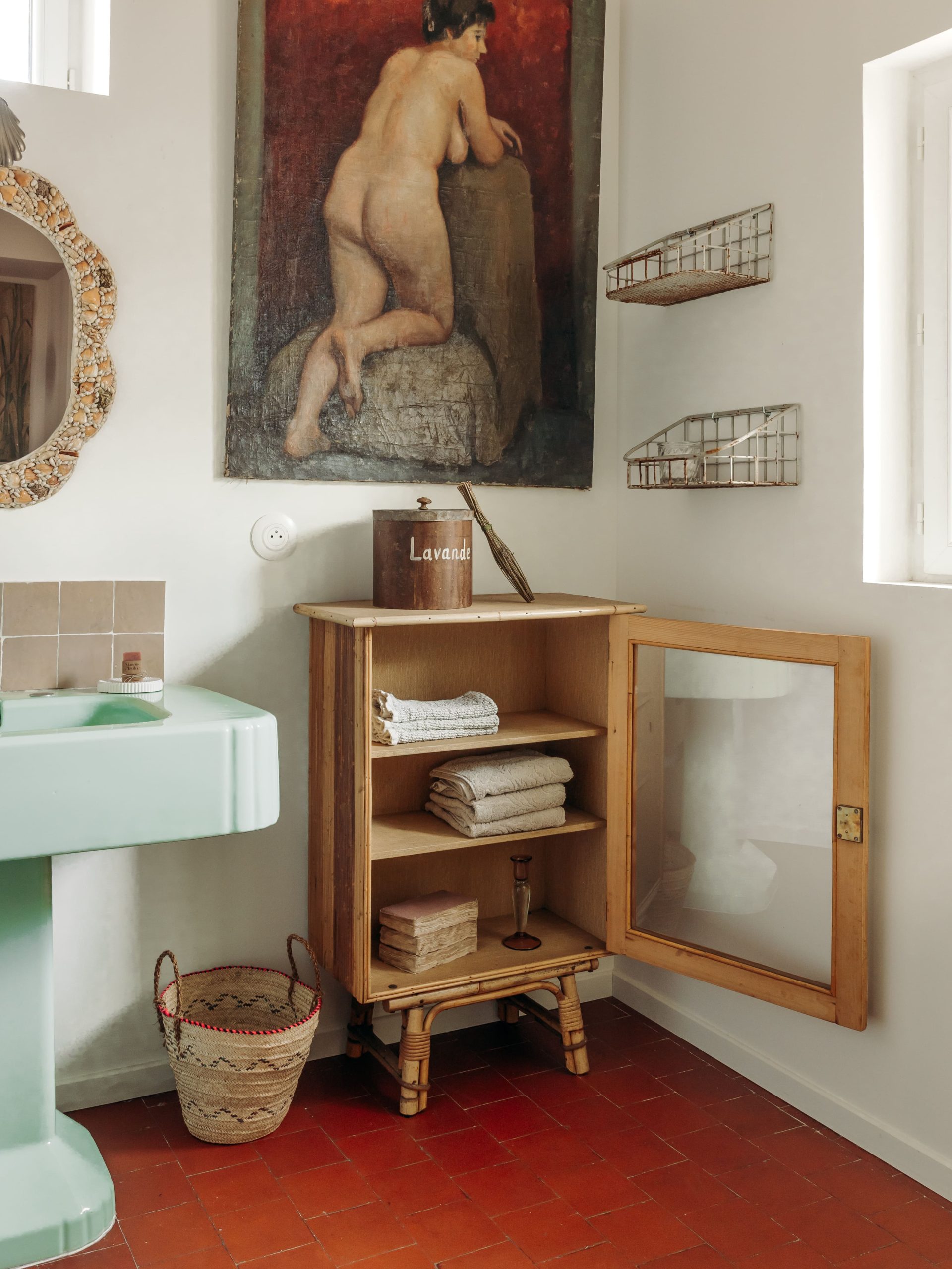 ancienne-vitrine-rotin